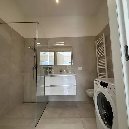 Luxury Sole * Moltrasio